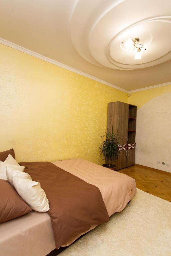 Центр. Вулиця Липова. 3 Кімнати Apartment Ternopil Exterior photo
