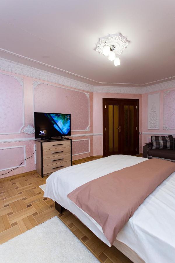 Центр. Вулиця Липова. 3 Кімнати Apartment Ternopil Exterior photo